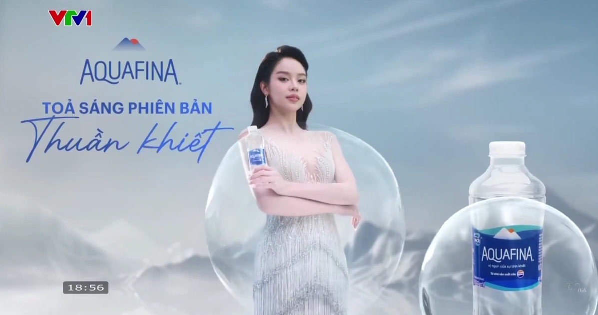 Aquafina xuất hiện cùng Hoa hậu Thu Thủy trong các quảng cáo VTV