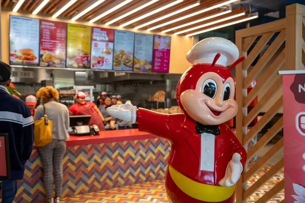 Linh vật "Chú ong vui vẻ" của Jollibee
