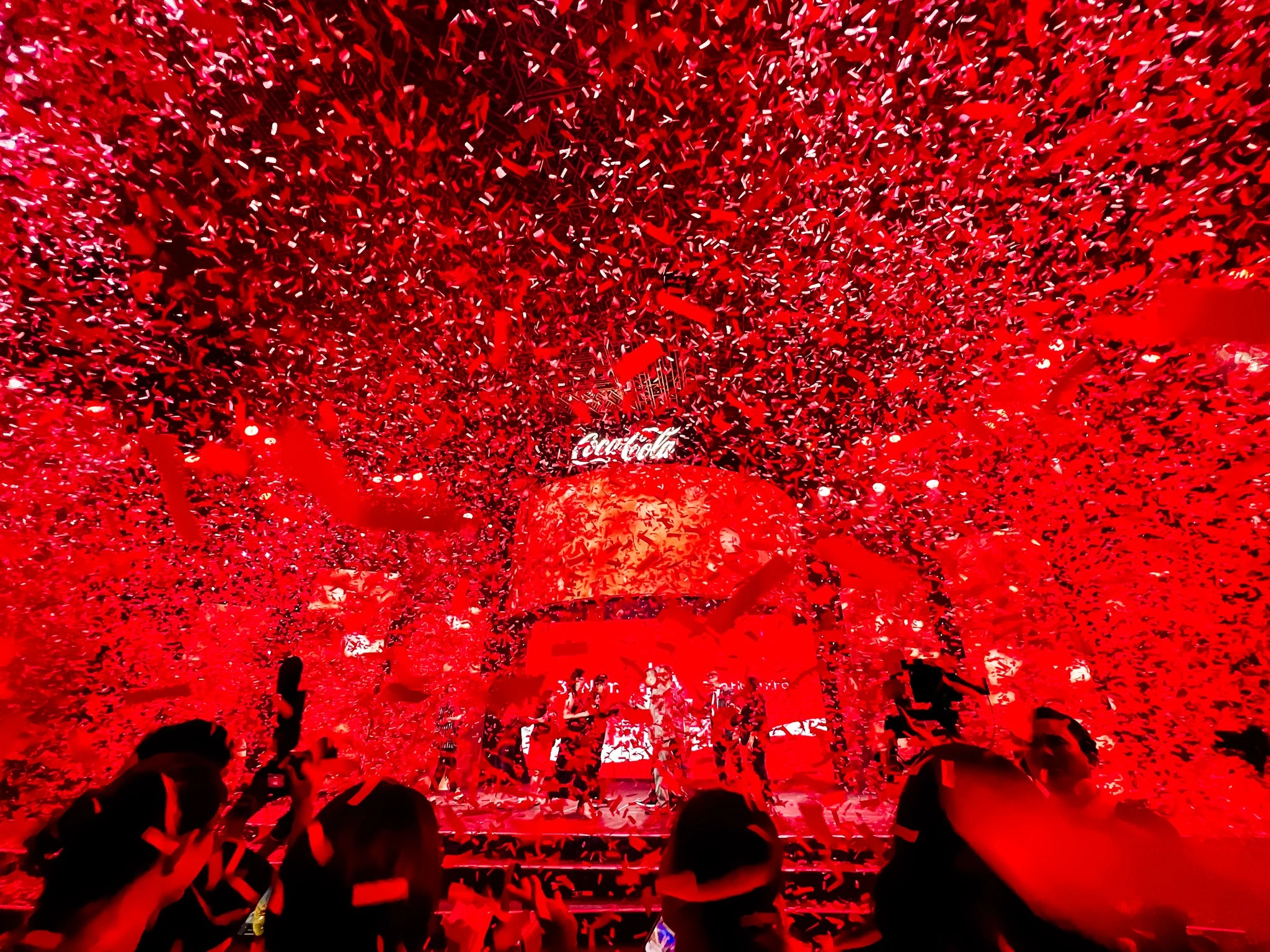 Coca Cola đã biến việc uống Coca Cola thành một trải nghiệm cảm xúc.