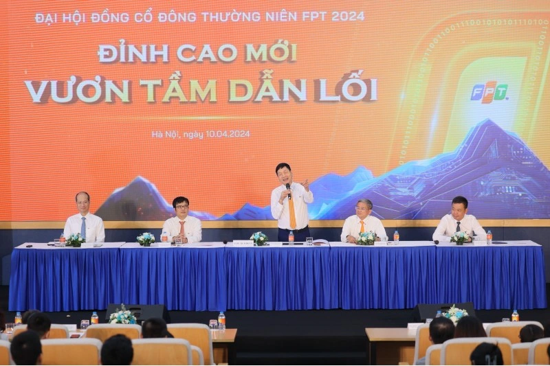 ĐHĐCĐ thường niên 2024 của FPT đã được tổ chức với chủ đề Đỉnh cao mới, vươn tầm dẫn lối
